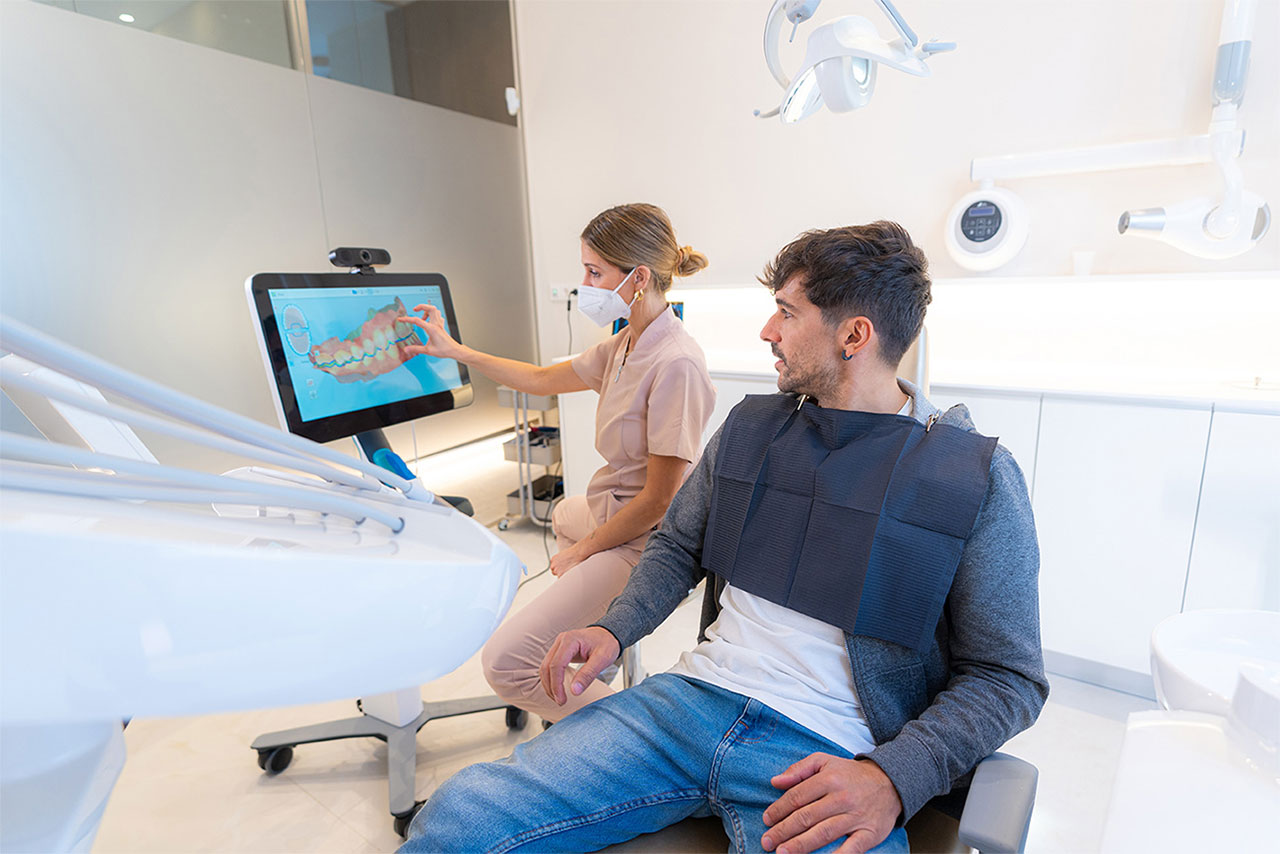 Why Does My Tooth Hurt When I Bite Down? Common Causes and When to Call a Dentist